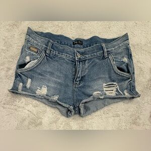 **Women’s Ililily Jean Shorts – Size Medium**